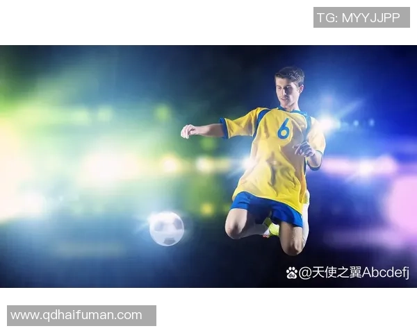 足球明星与孩子们同场竞技传递梦想与希望的温暖时刻